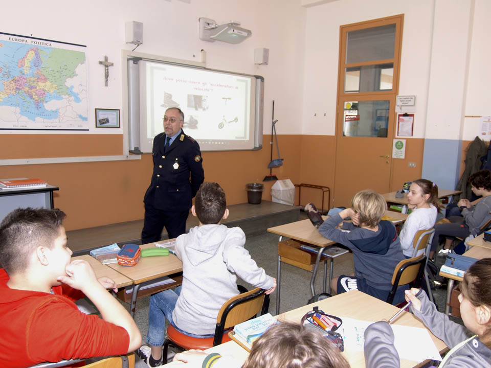 Istituto San Giuseppe La Salle Milano Scuola Secondaria Classi Seconde Incontro Polizia Locale_1