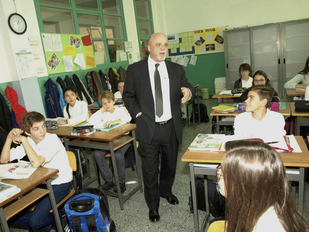 Istituto San Giuseppe La Salle Milano Visita Superiore Generale Fratel Robert Schieler Domande Alunni_6