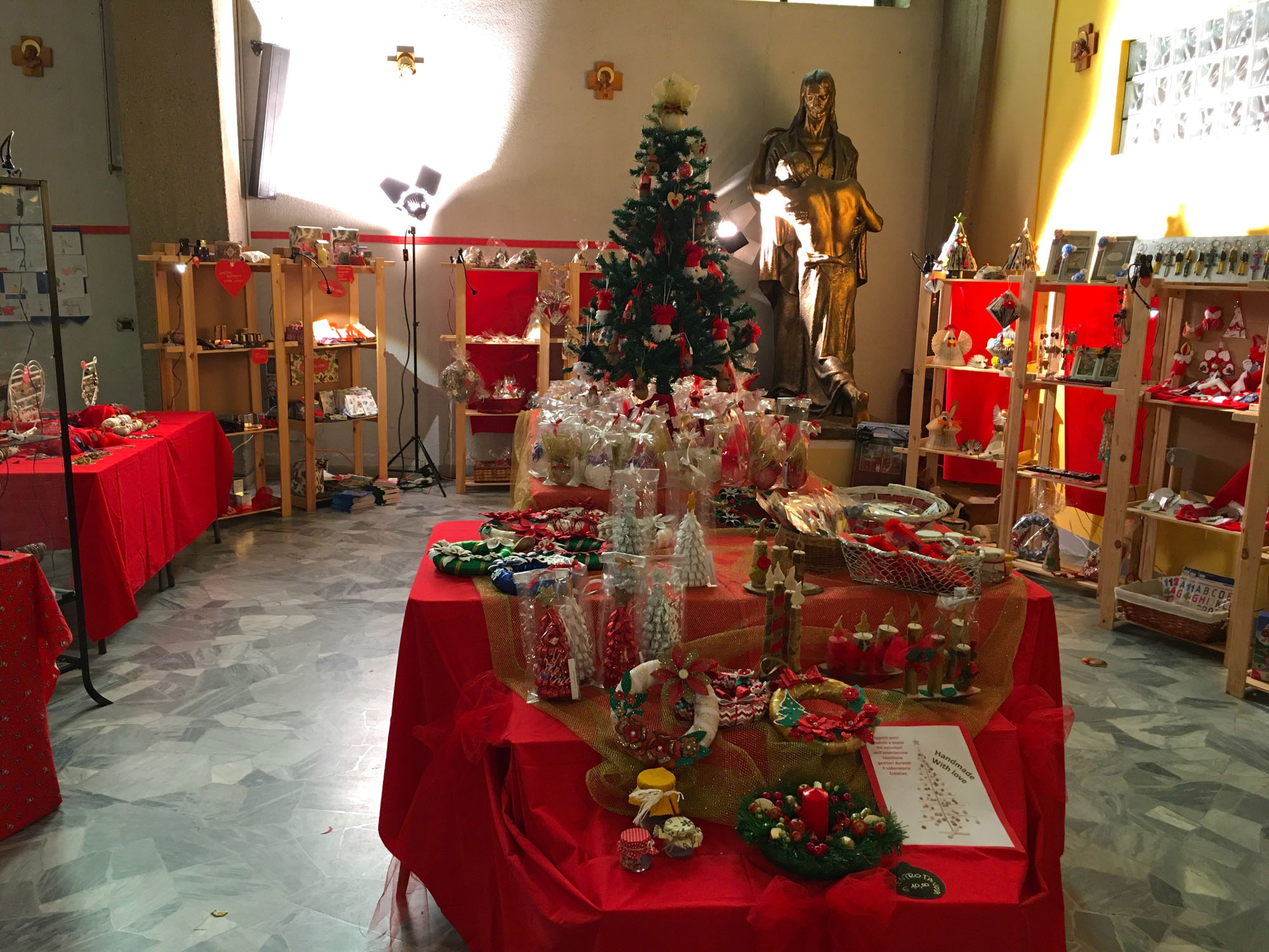 Istituto San Giuseppe La Salle Milano Bancarella di Natale 2019_3